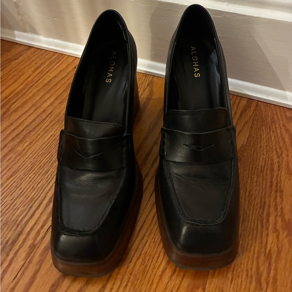 ALOHAS Women's Classic Black Loafers